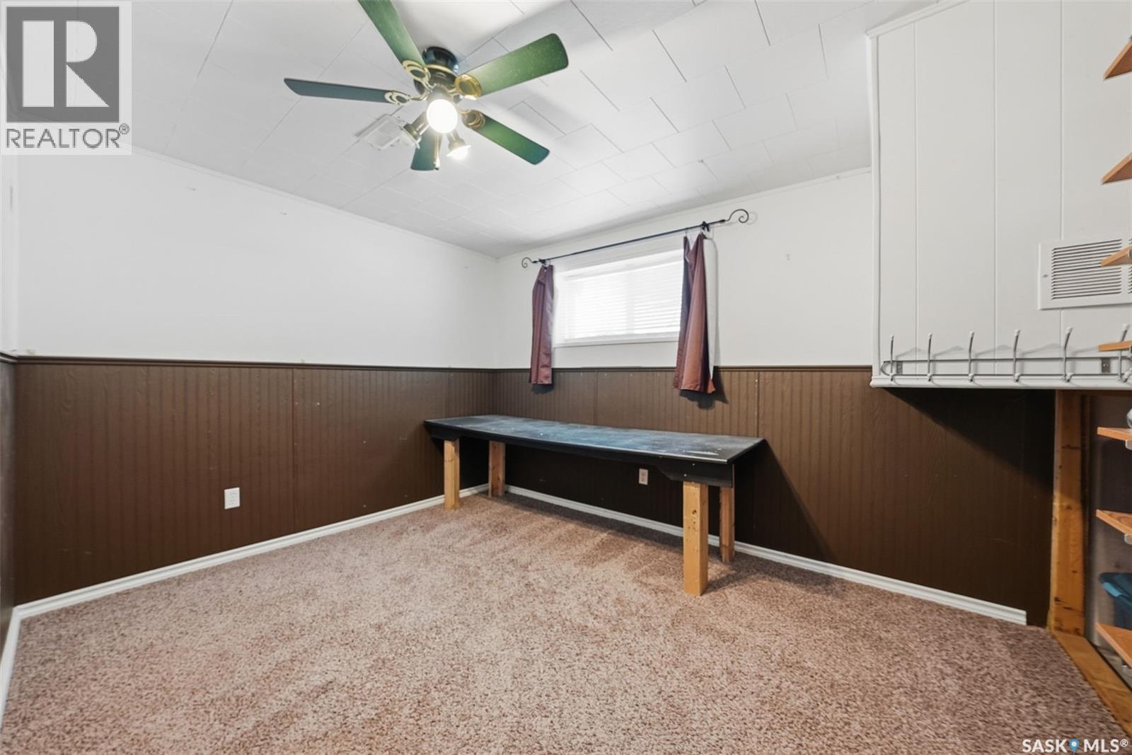 3441 12Th Avenue E, Prince Albert, SK - Indoor Photo Showing Other Room