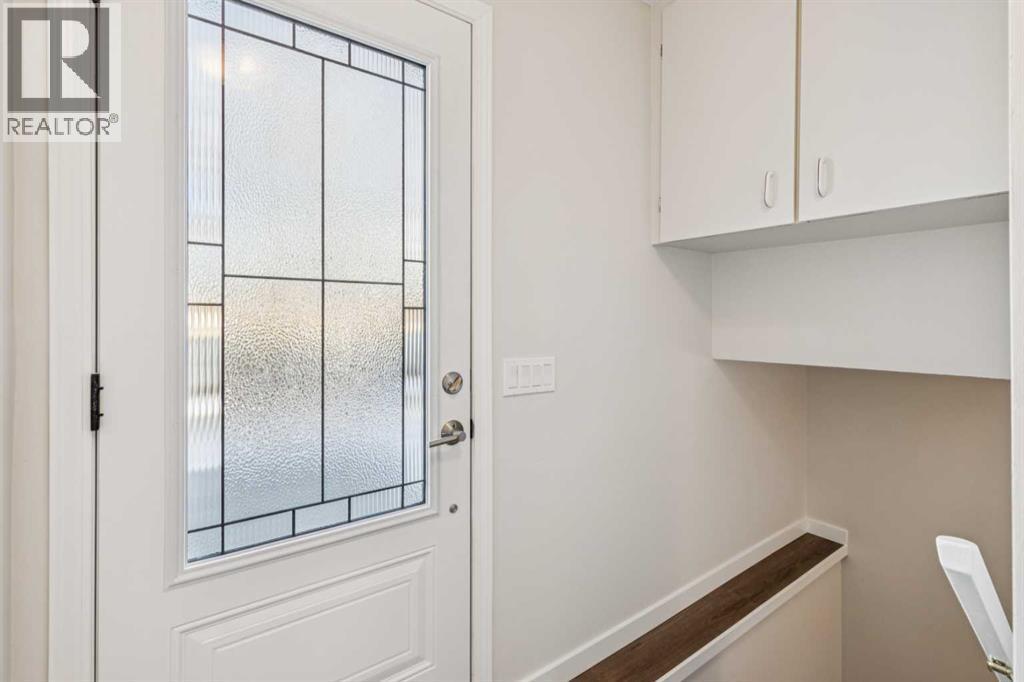 195 Lake Adams Crescent Se, Calgary, AB - Indoor Photo Showing Other Room