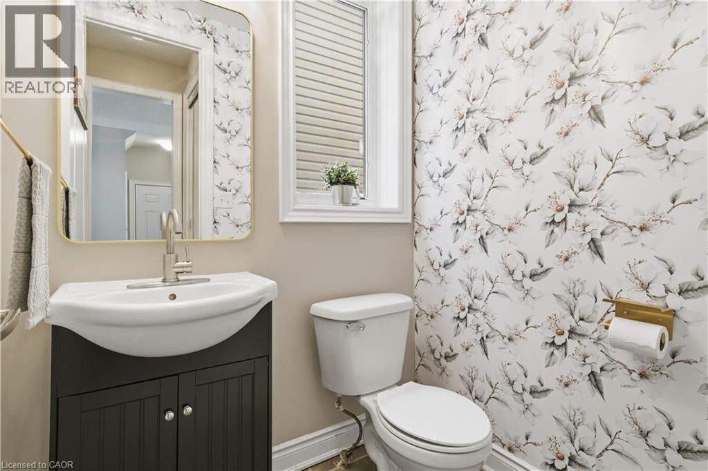 75 Chase Crescent, Cambridge, ON - Indoor Photo Showing Bathroom