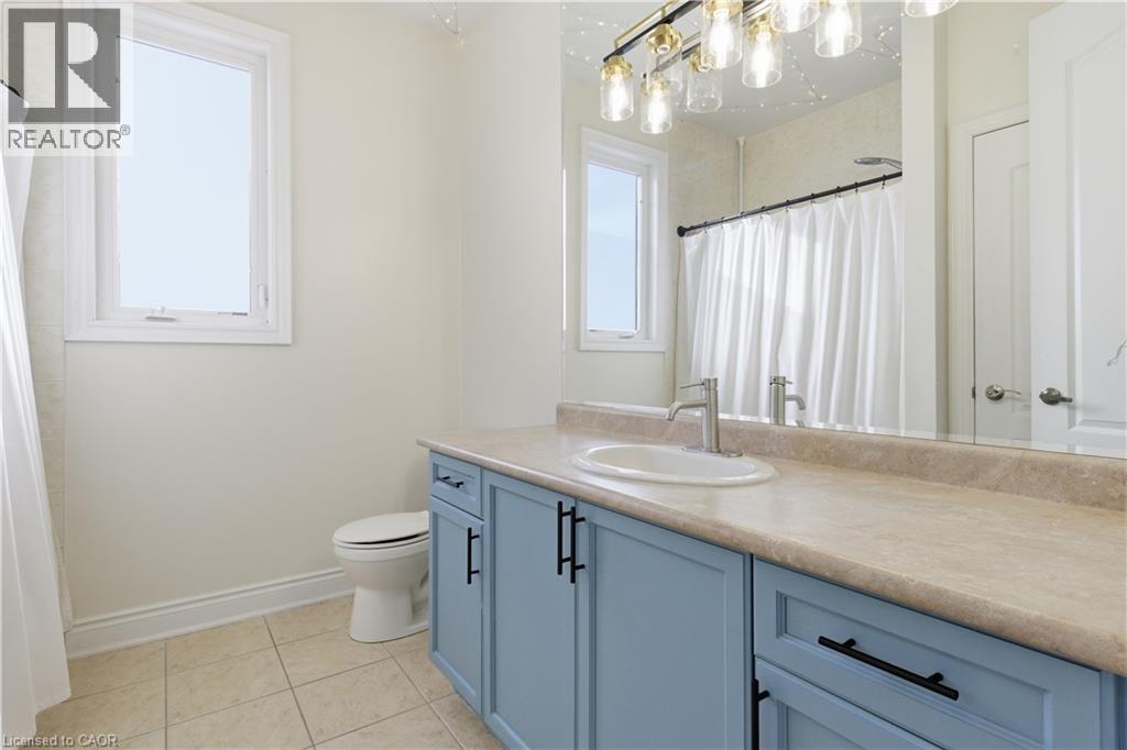 75 Chase Crescent, Cambridge, ON - Indoor Photo Showing Bathroom