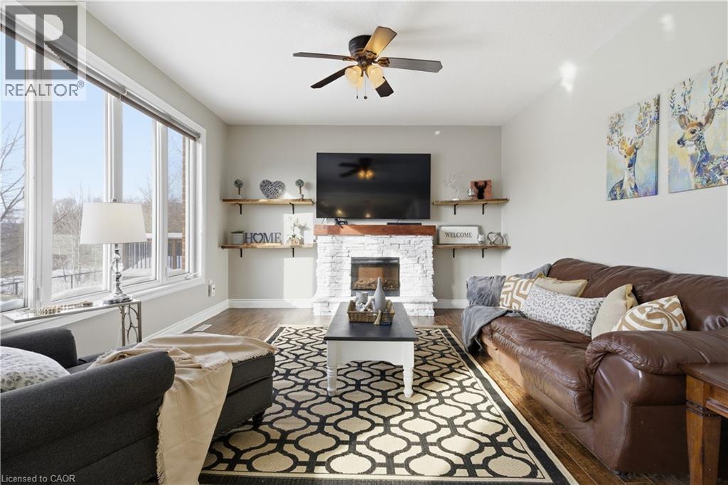 75 Chase Crescent, Cambridge, ON - Indoor Photo Showing Living Room With Fireplace