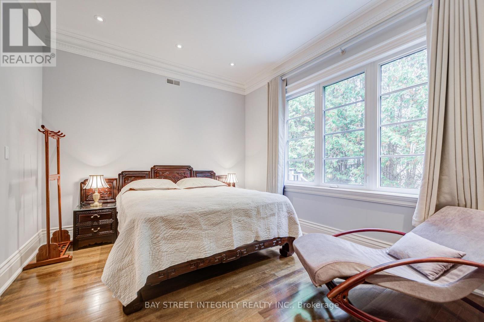 9 Highland Court, Aurora, ON - Indoor Photo Showing Bedroom