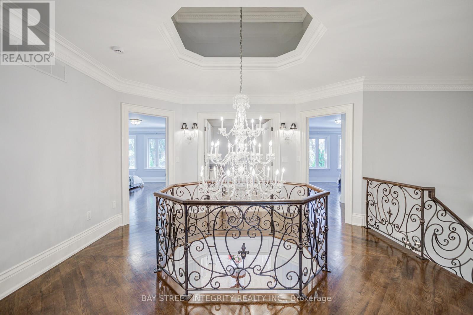 9 Highland Court, Aurora, ON - Indoor Photo Showing Other Room