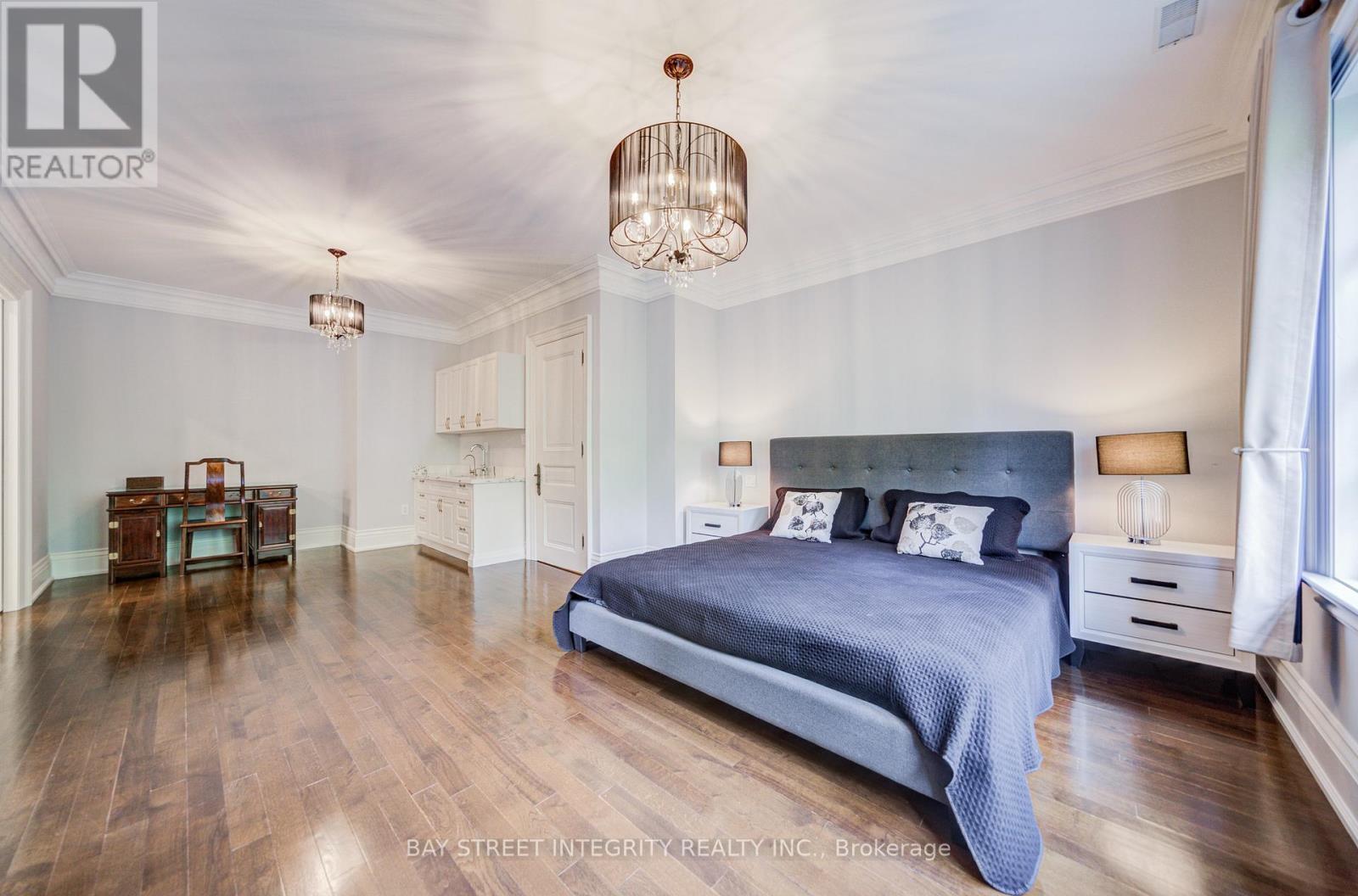 9 Highland Court, Aurora, ON - Indoor Photo Showing Bedroom