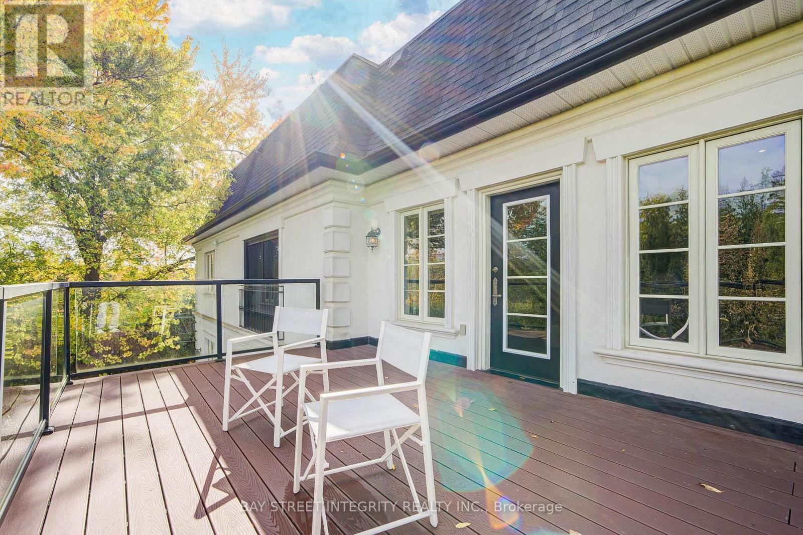 9 Highland Court, Aurora, ON - Outdoor With Deck Patio Veranda With Exterior