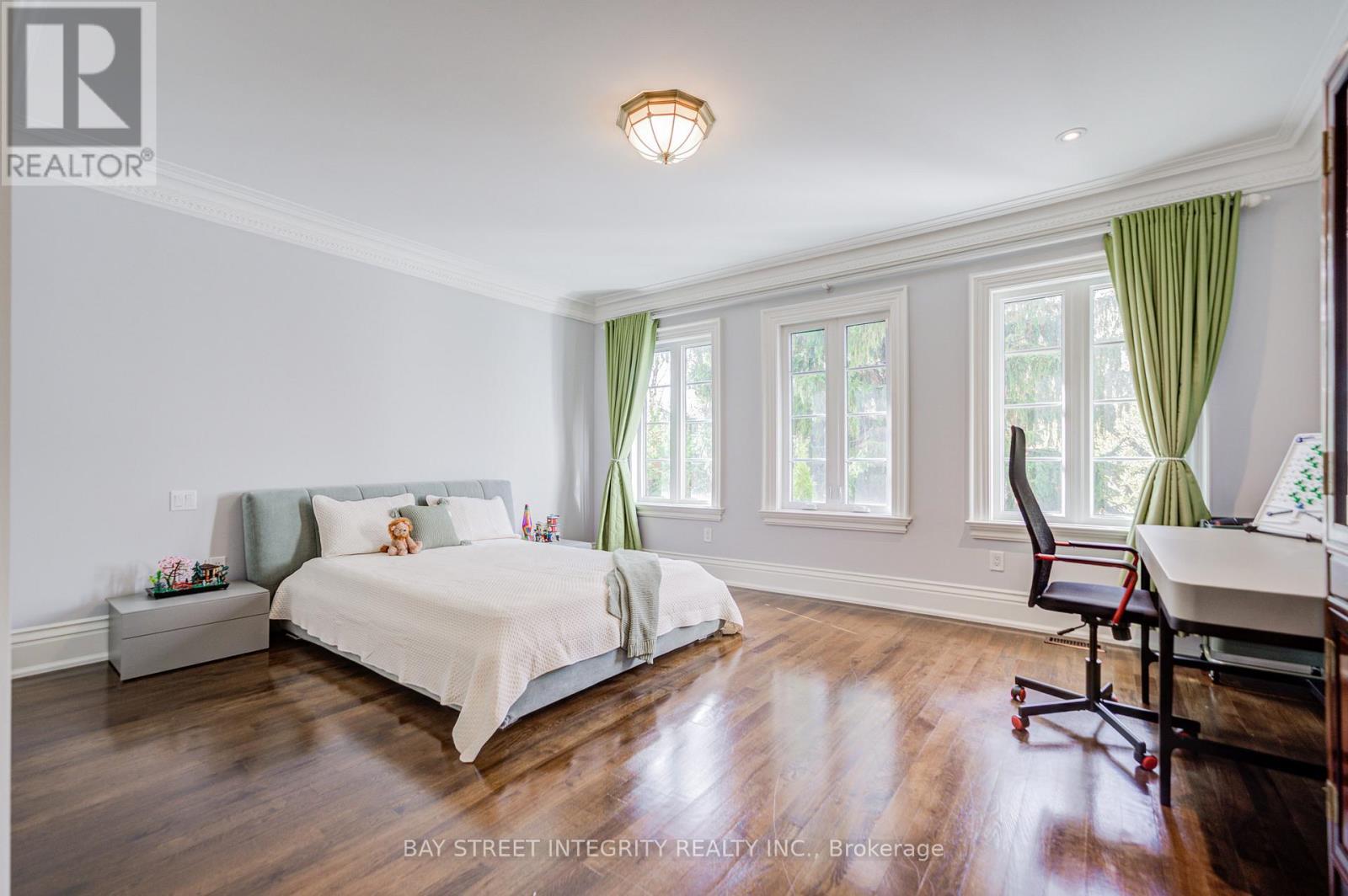 9 Highland Court, Aurora, ON - Indoor Photo Showing Bedroom
