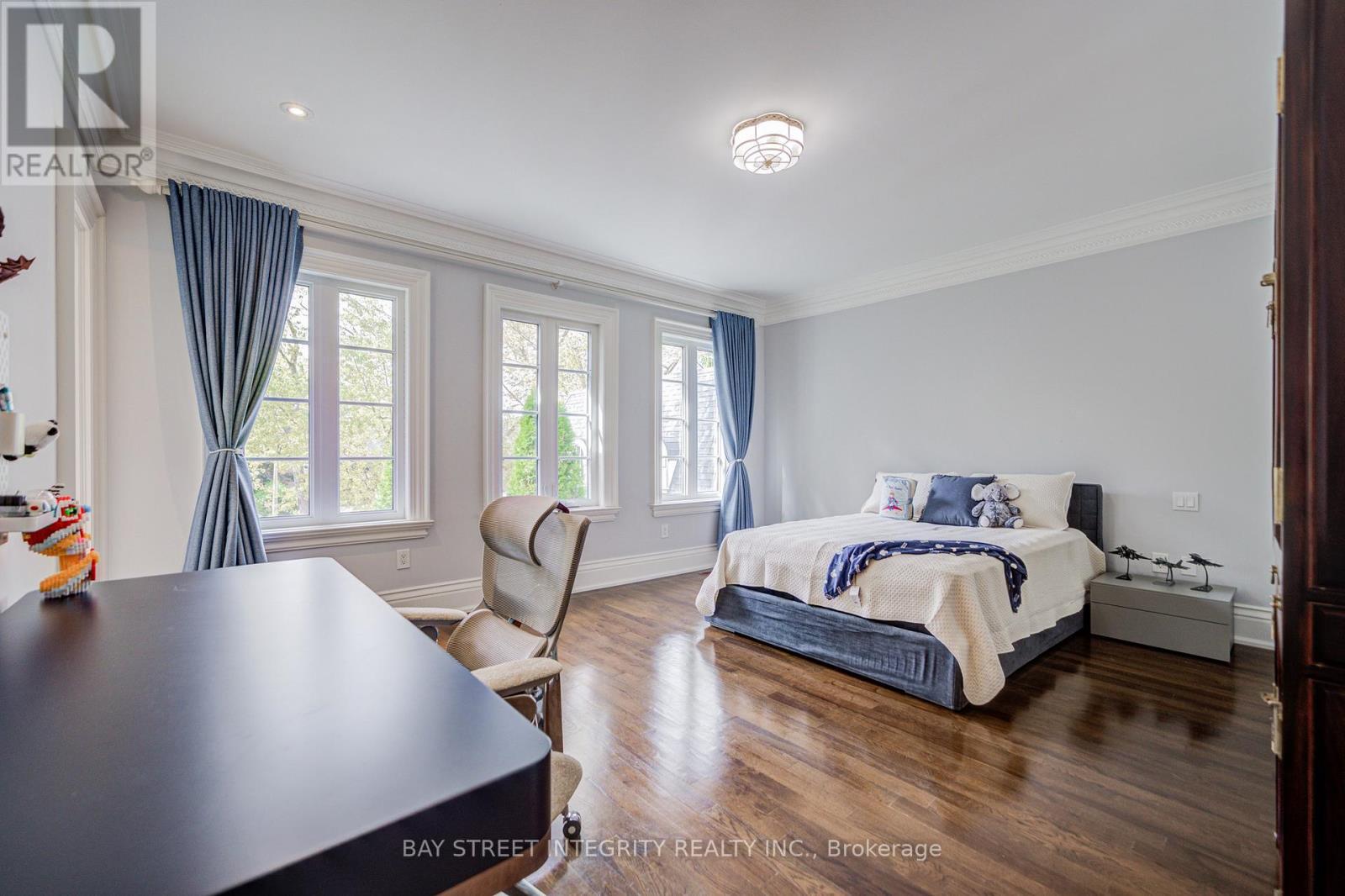 9 Highland Court, Aurora, ON - Indoor Photo Showing Bedroom