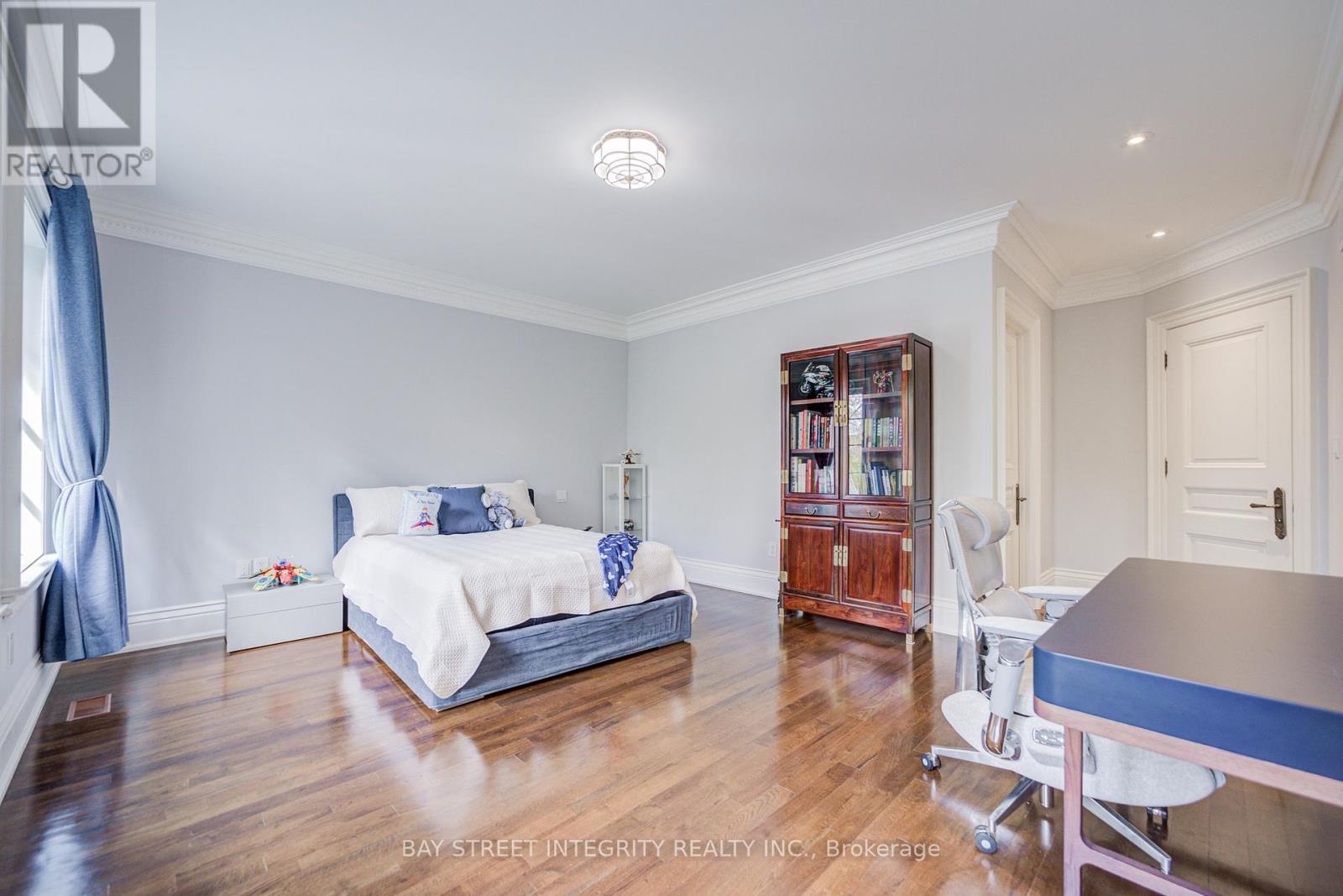 9 Highland Court, Aurora, ON - Indoor Photo Showing Bedroom