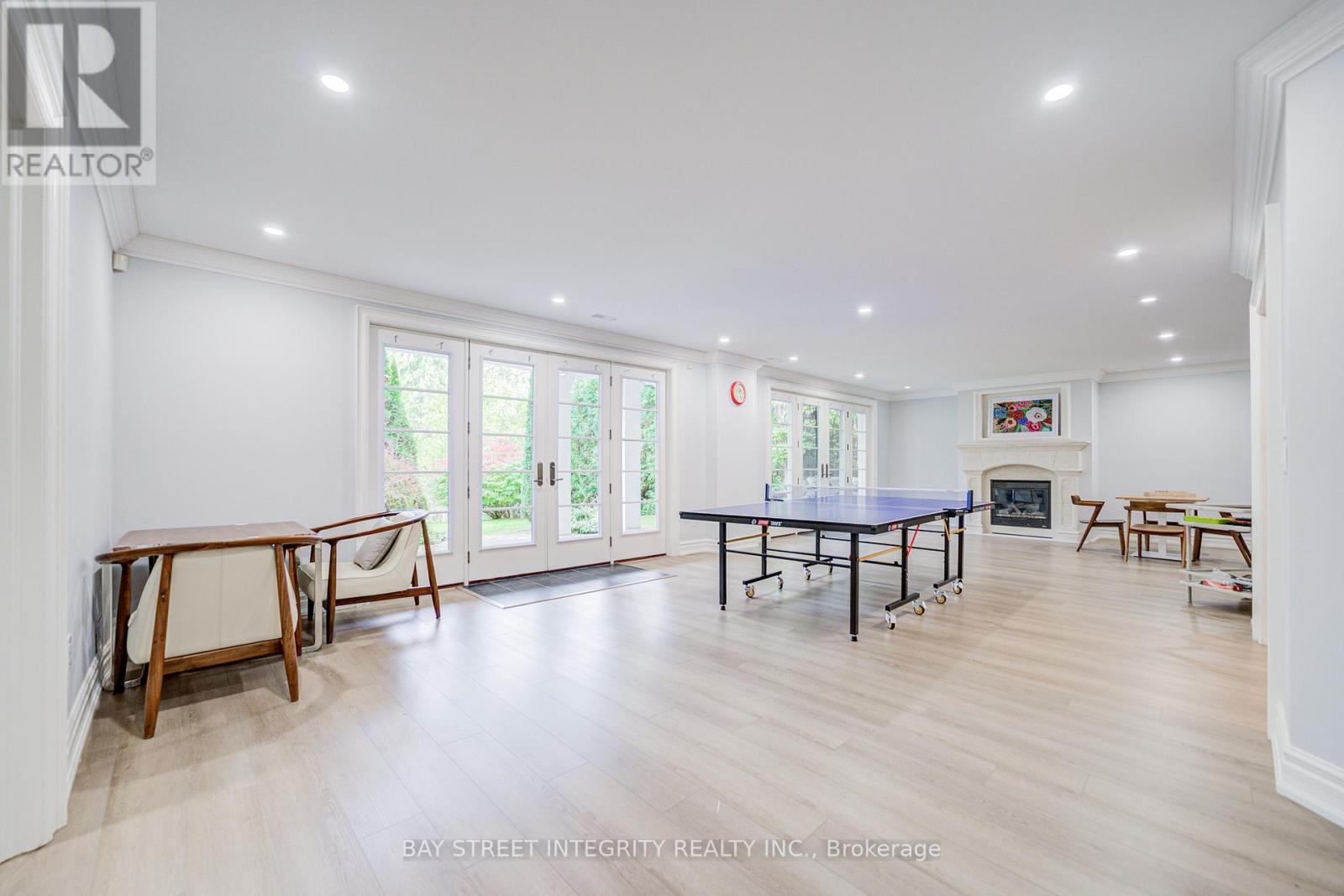 9 Highland Court, Aurora, ON - Indoor