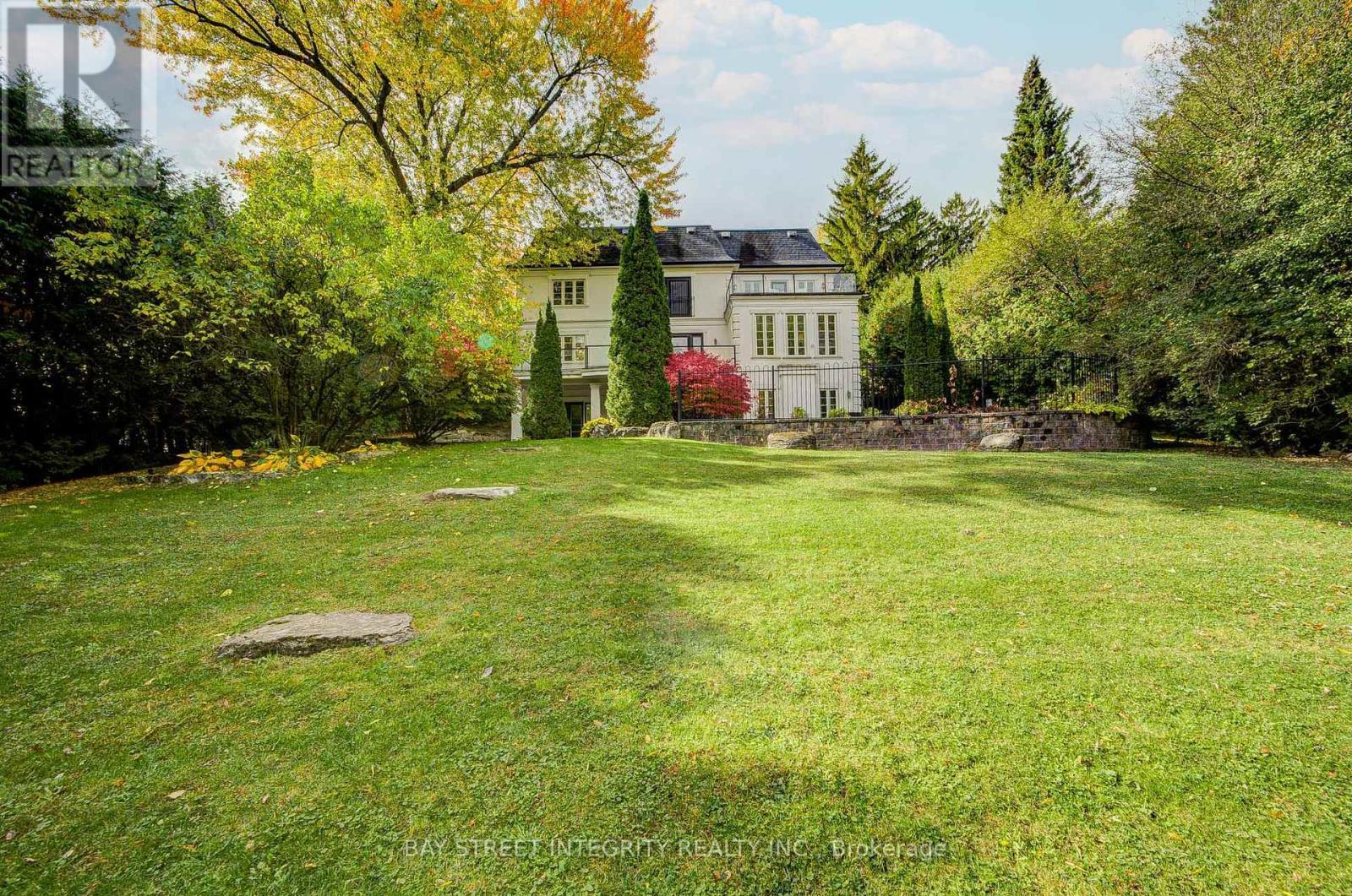 9 Highland Court, Aurora, ON - Outdoor