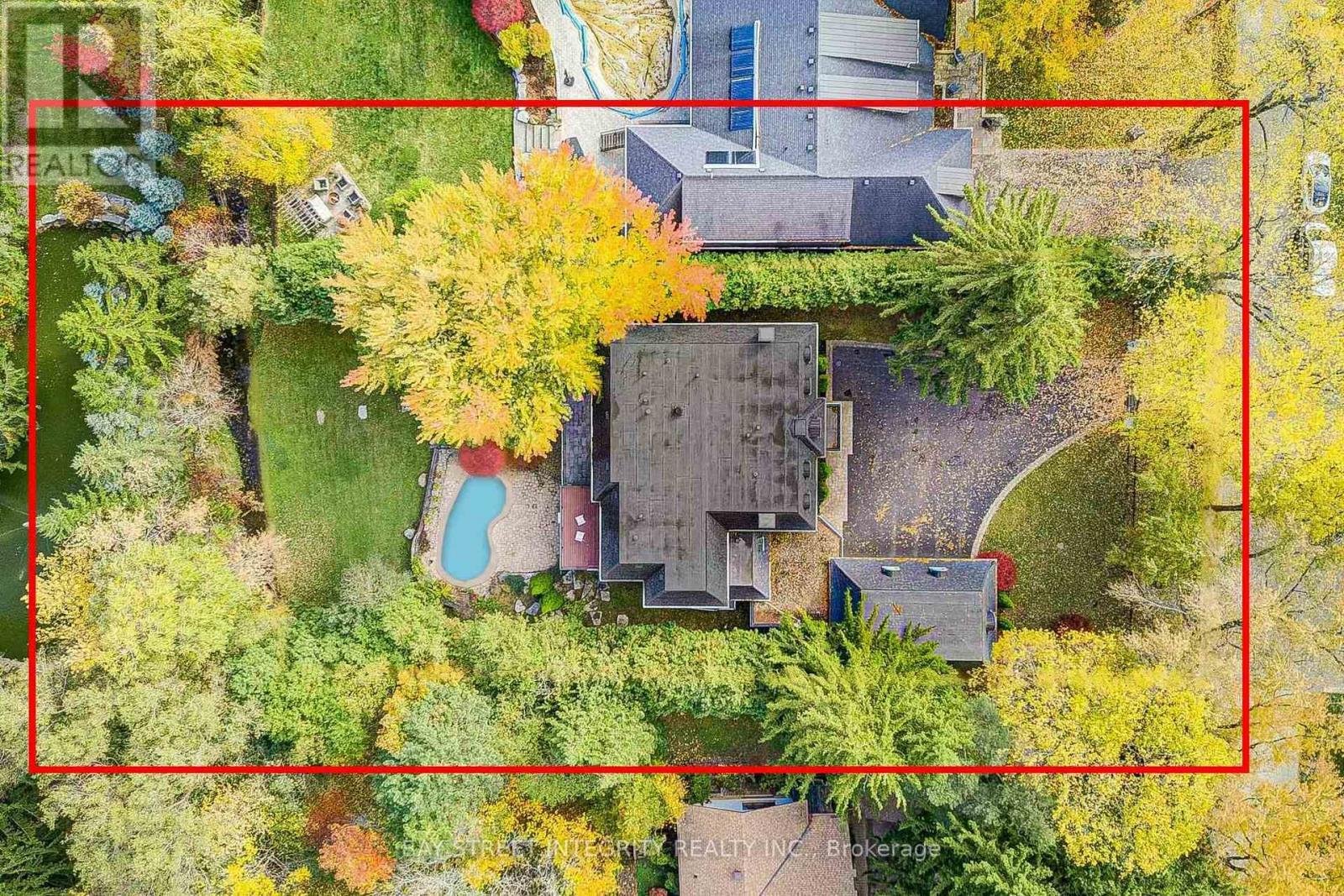 9 Highland Court, Aurora, ON - Outdoor