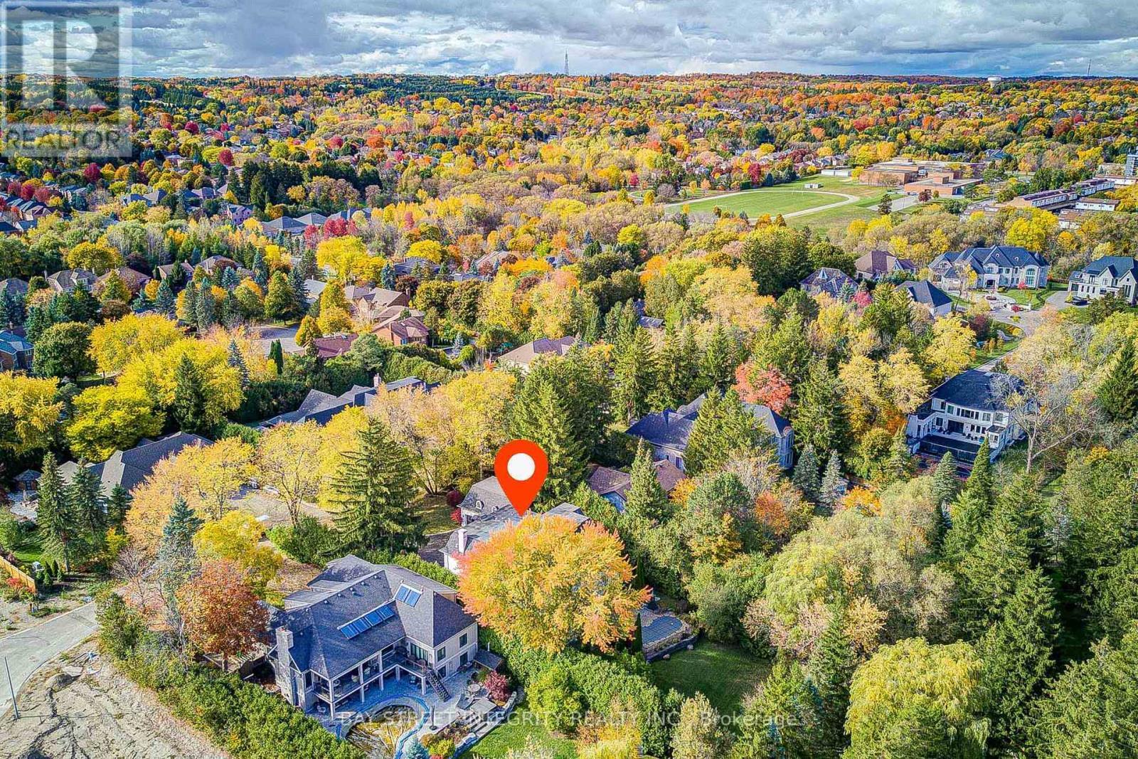 9 Highland Court, Aurora, ON - Outdoor With View