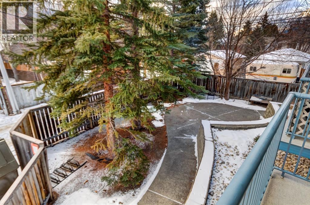 4, 704 8Th Avenue, Canmore, AB - Outdoor