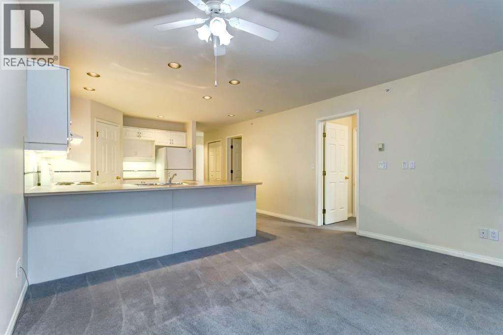 4, 704 8Th Avenue, Canmore, AB - Indoor Photo Showing Kitchen
