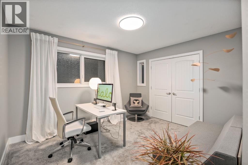 2915 17 Street Sw, Calgary, AB - Indoor Photo Showing Office
