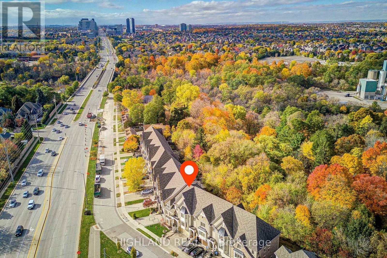 1569 Eglinton Avenue W, Mississauga, ON - Outdoor With View