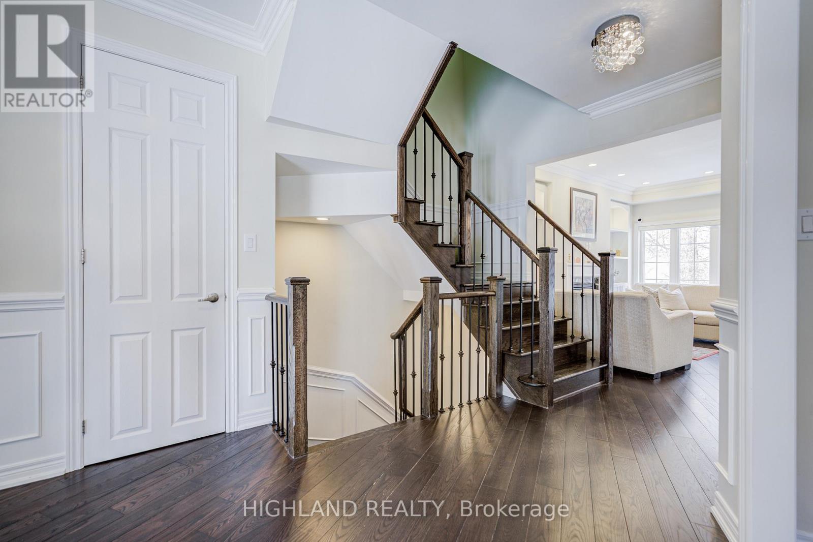 1569 Eglinton Avenue W, Mississauga, ON - Indoor Photo Showing Other Room