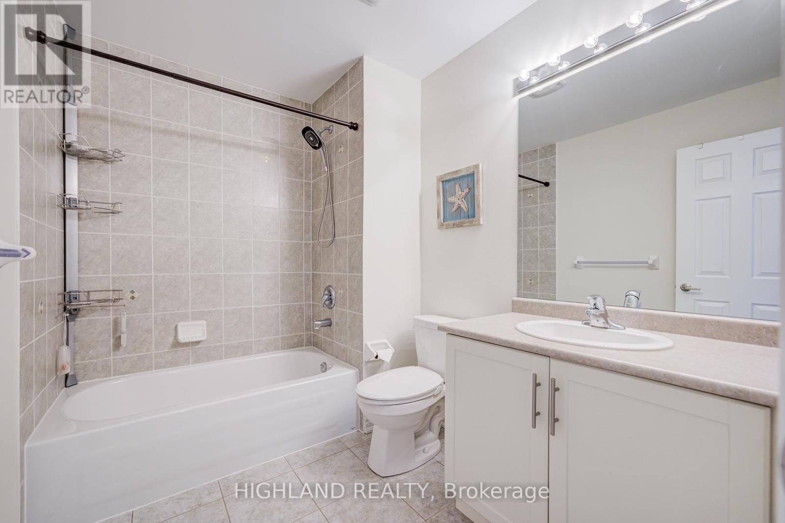 1569 Eglinton Avenue W, Mississauga, ON - Indoor Photo Showing Bathroom