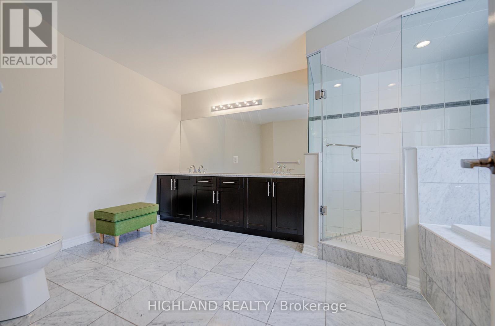 1569 Eglinton Avenue W, Mississauga, ON - Indoor Photo Showing Bathroom