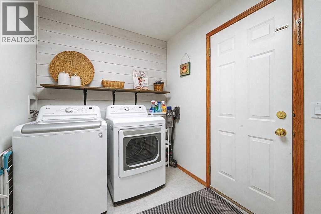 105 Citadel Crest Park Nw, Calgary, AB - Indoor Photo Showing Laundry Room