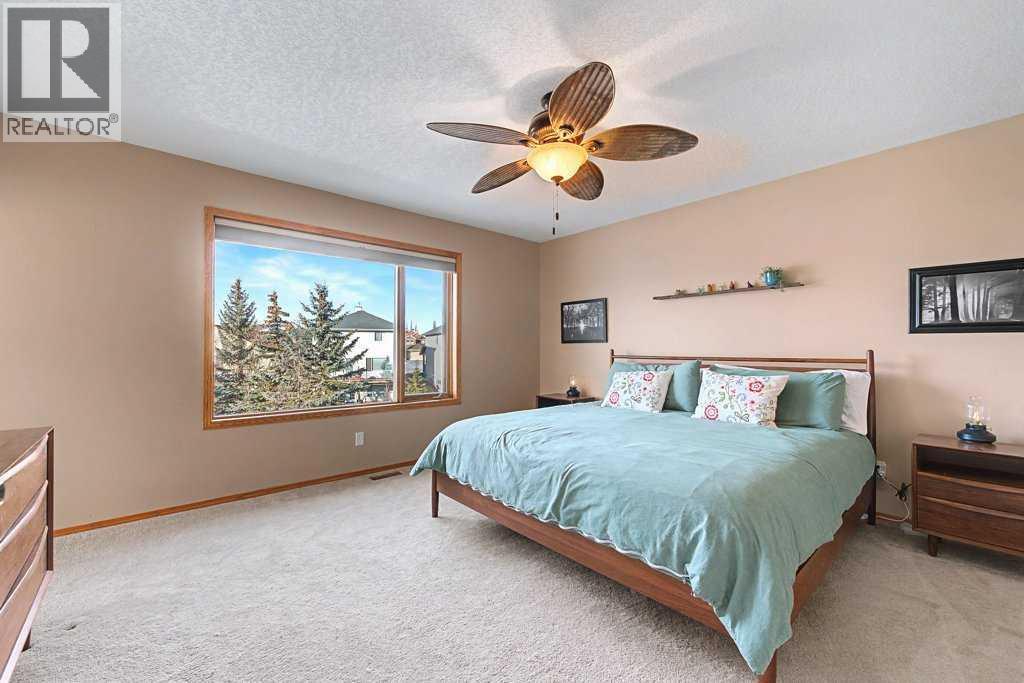 105 Citadel Crest Park Nw, Calgary, AB - Indoor Photo Showing Bedroom