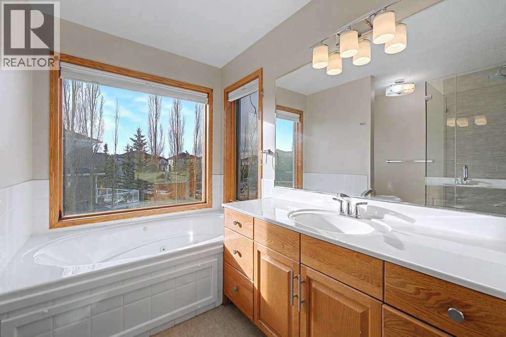 105 Citadel Crest Park Nw, Calgary, AB - Indoor Photo Showing Bathroom