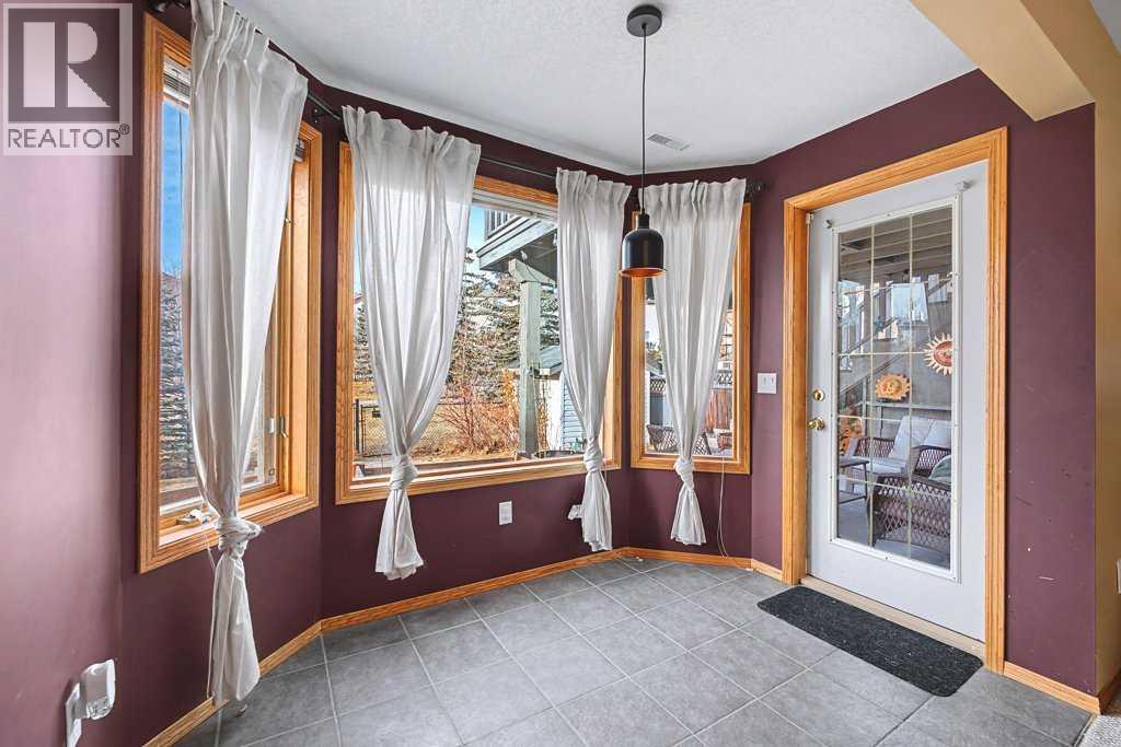 105 Citadel Crest Park Nw, Calgary, AB - Indoor Photo Showing Other Room