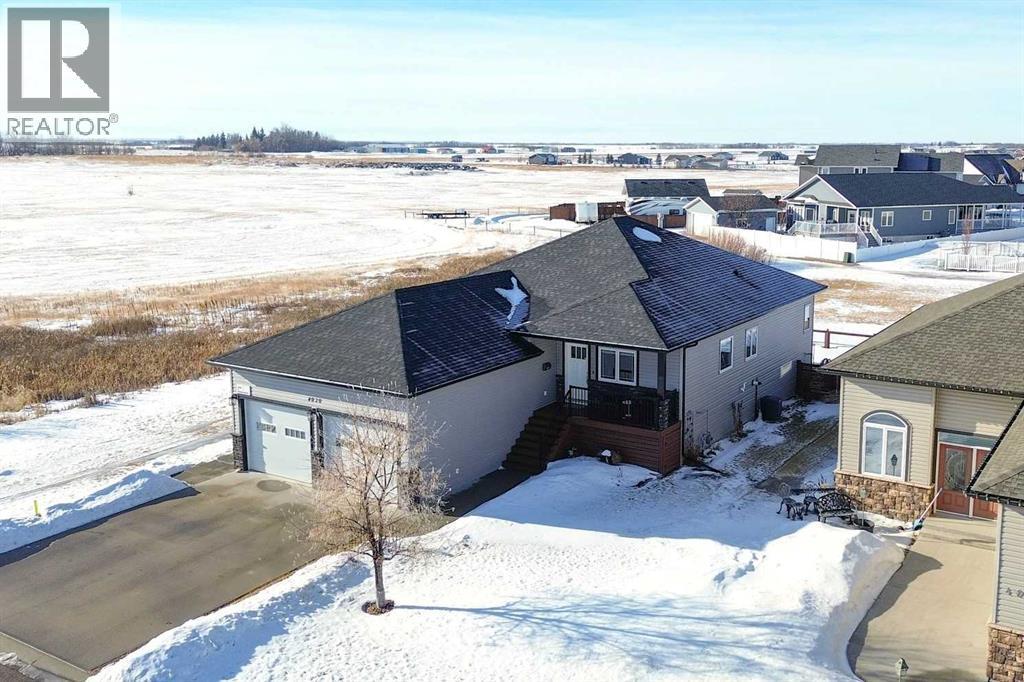 4020 Monarch Way, Stettler, AB - Outdoor