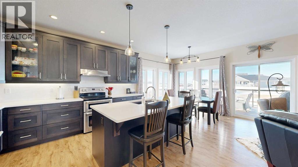 4020 Monarch Way, Stettler, AB - Indoor Photo Showing Kitchen With Upgraded Kitchen
