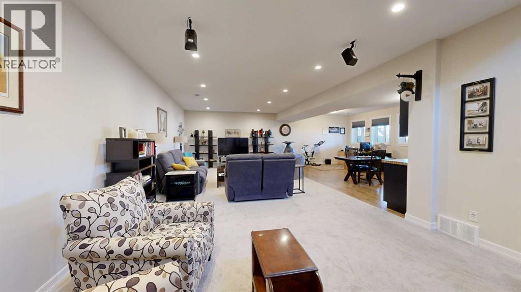 4020 Monarch Way, Stettler, AB - Indoor