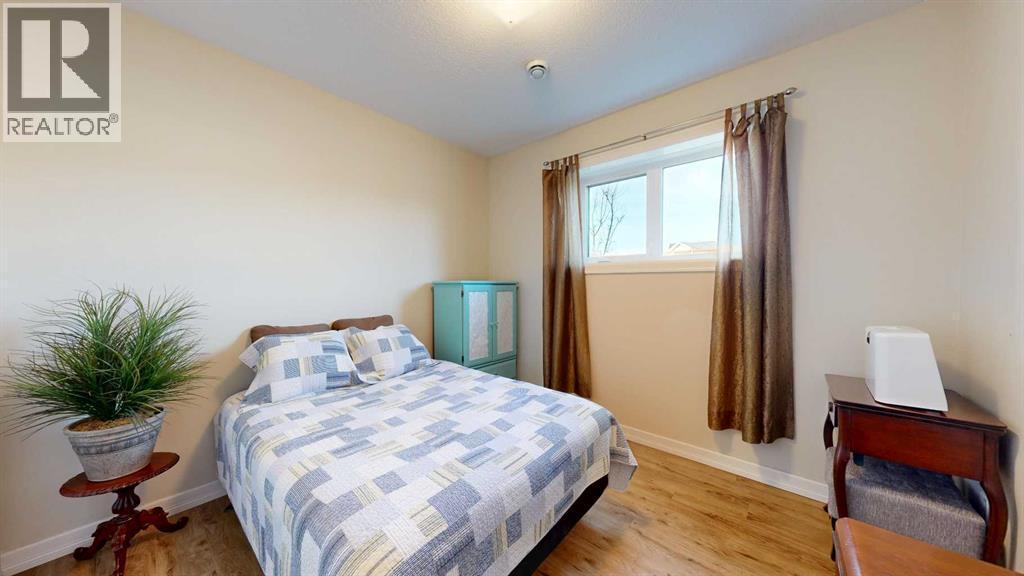 4020 Monarch Way, Stettler, AB - Indoor Photo Showing Bedroom