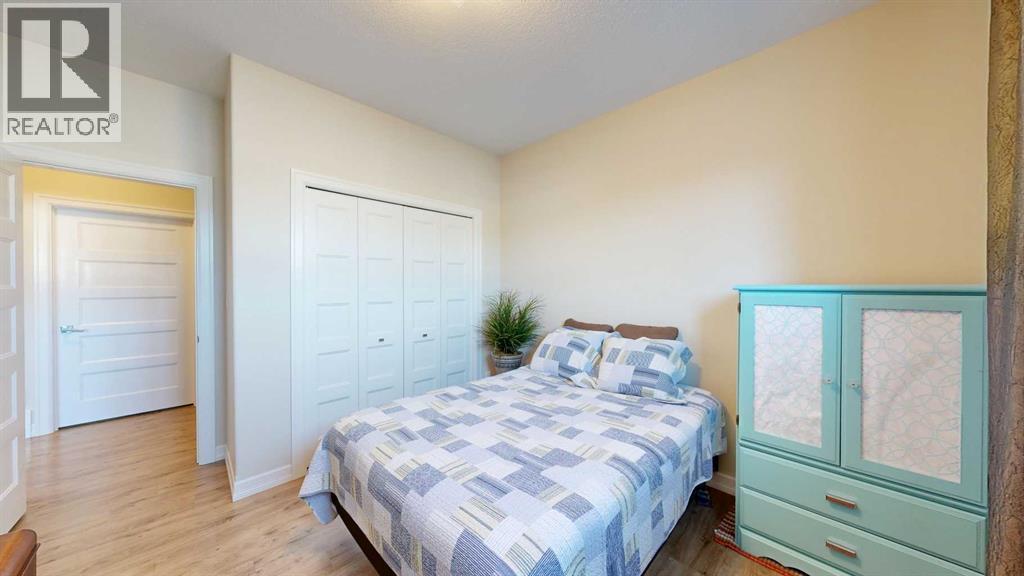 4020 Monarch Way, Stettler, AB - Indoor Photo Showing Bedroom