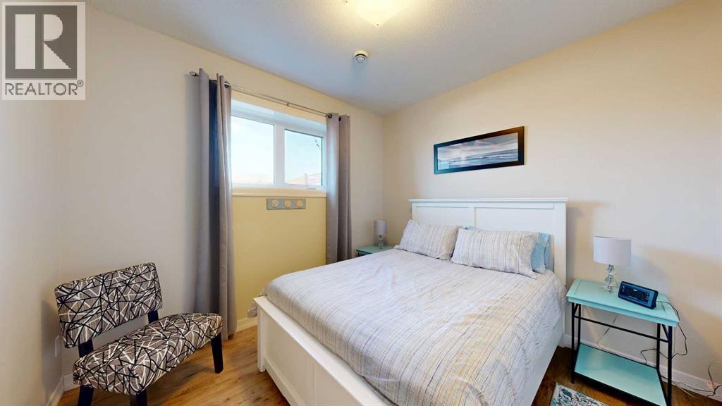 4020 Monarch Way, Stettler, AB - Indoor Photo Showing Bedroom
