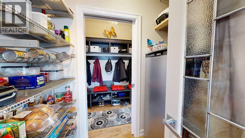 4020 Monarch Way, Stettler, AB - Indoor