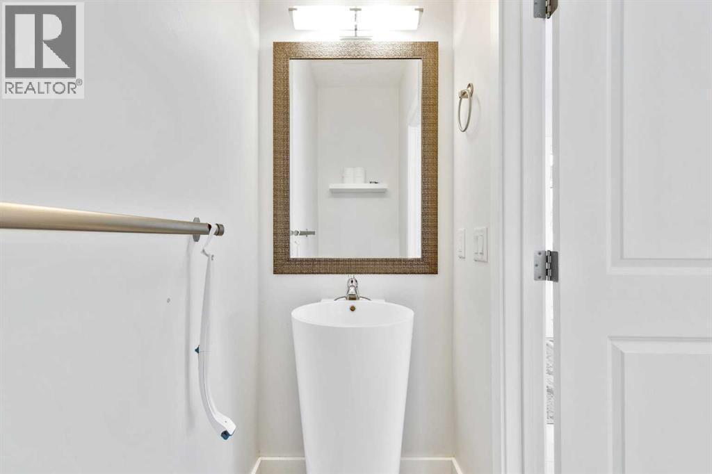 2728 Cochrane Road Nw, Calgary, AB - Indoor Photo Showing Other Room