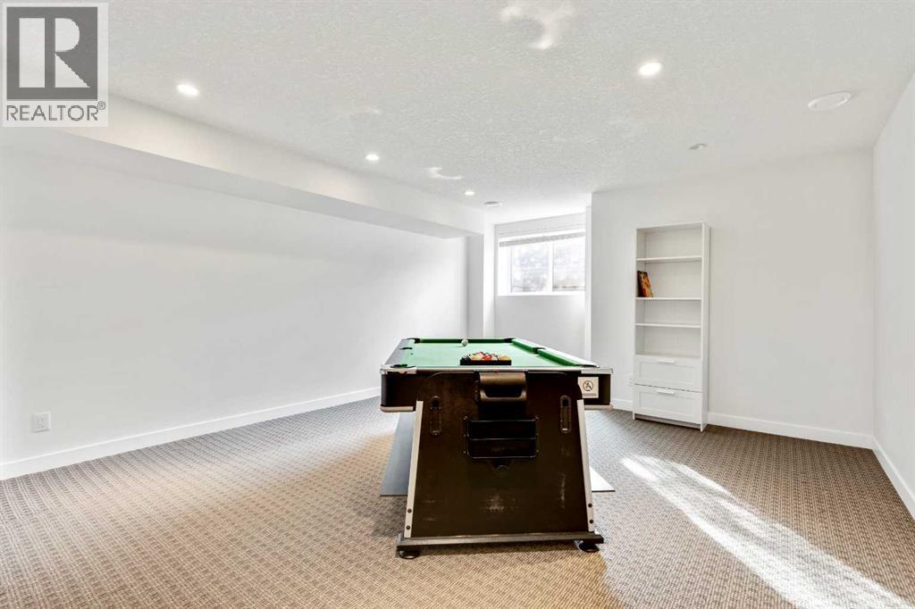 2728 Cochrane Road Nw, Calgary, AB - Indoor Photo Showing Other Room