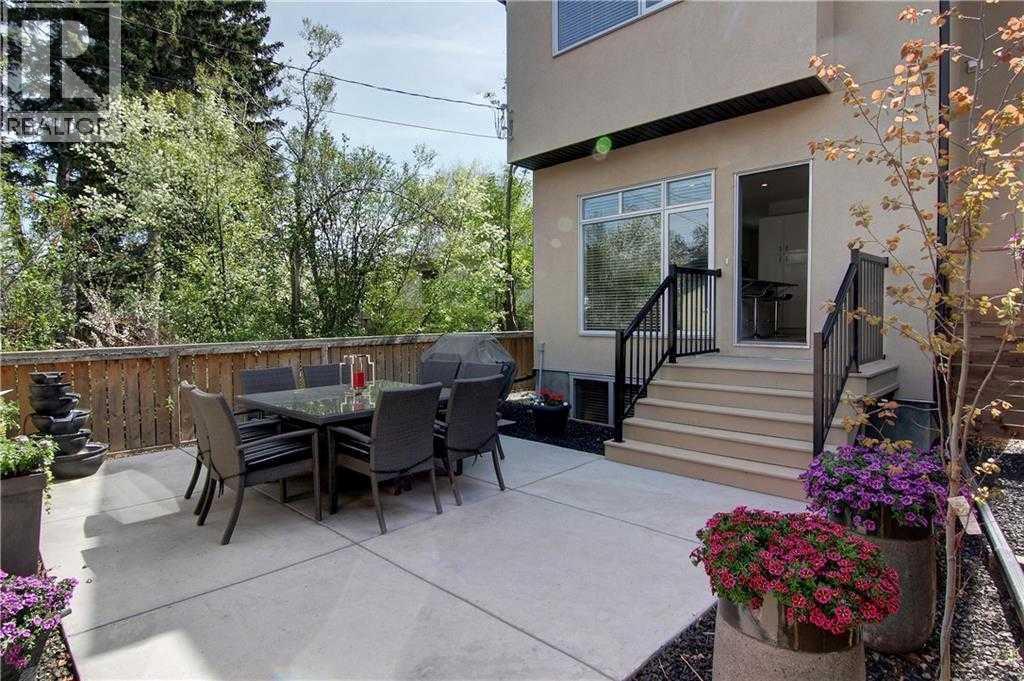 2728 Cochrane Road Nw, Calgary, AB - Outdoor