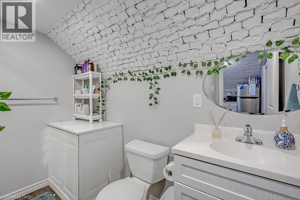50 Sanders Boulevard, Hamilton, ON - Indoor Photo Showing Other Room