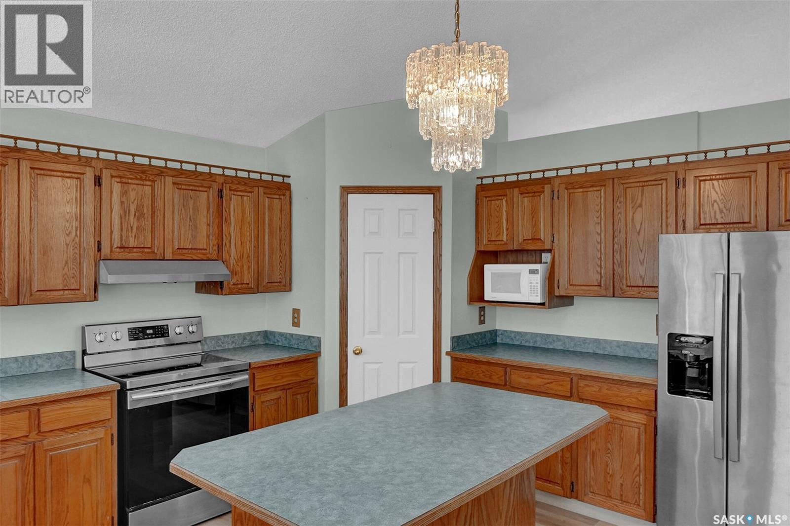 4154 Wascana Ridge Place, Regina, SK - Indoor Photo Showing Kitchen
