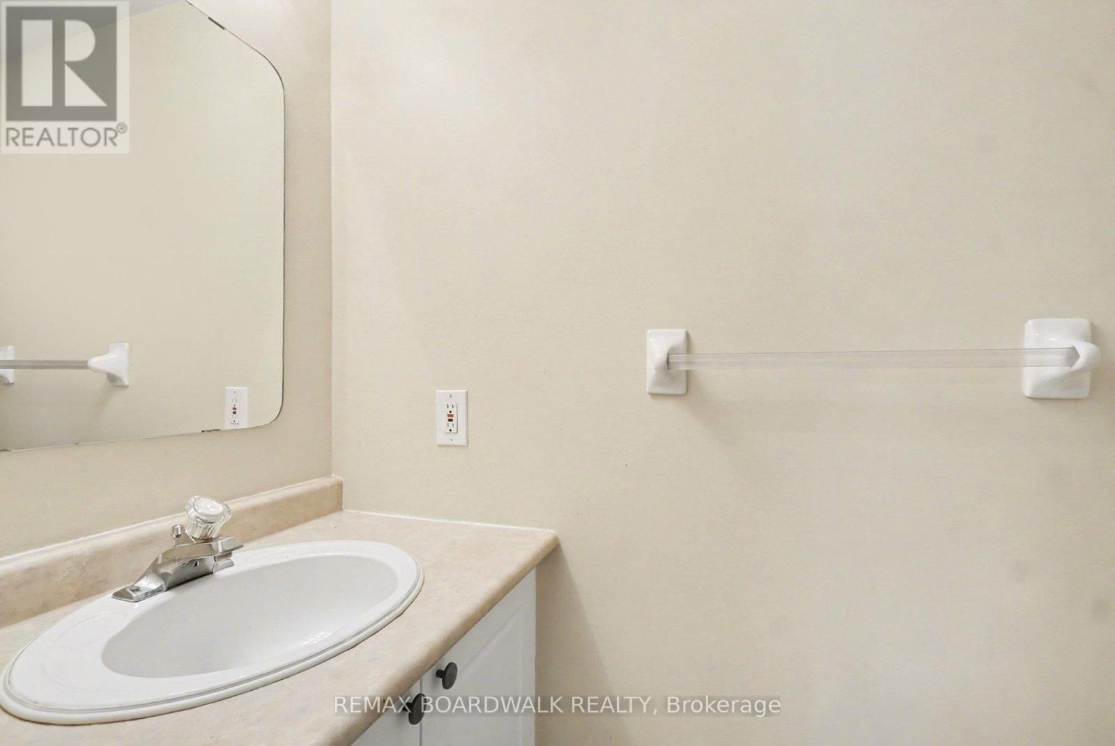 6 Briston Private, Ottawa, ON