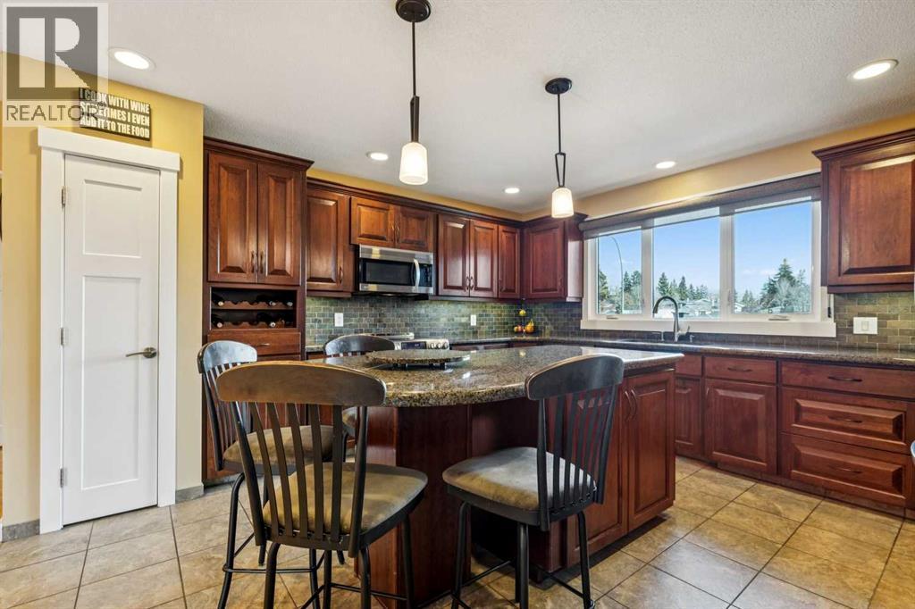 1507 Cayuga Drive Nw, Calgary, AB - Indoor Photo Showing Kitchen