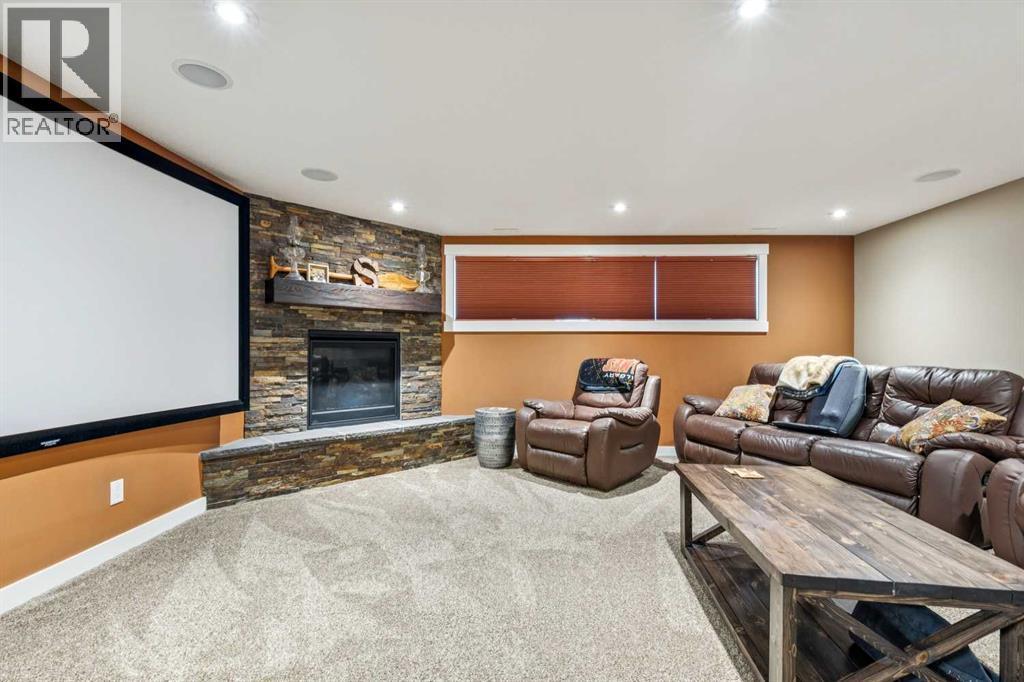1507 Cayuga Drive Nw, Calgary, AB - Indoor With Fireplace