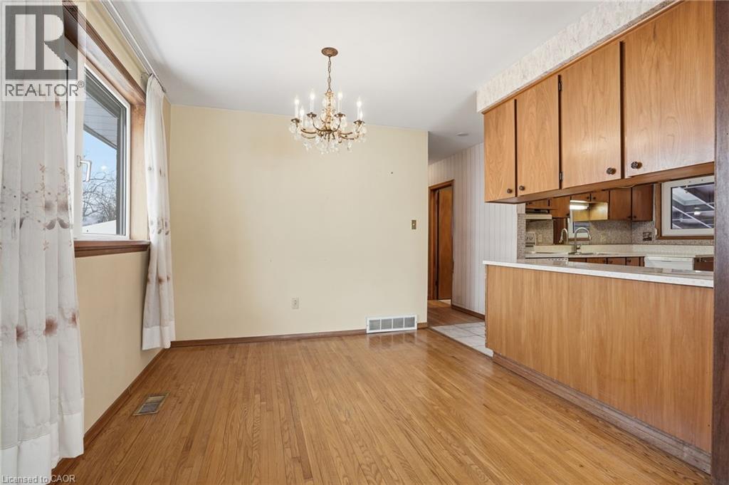 63 Marlowe Drive, Hamilton, ON - Indoor Photo Showing Kitchen
