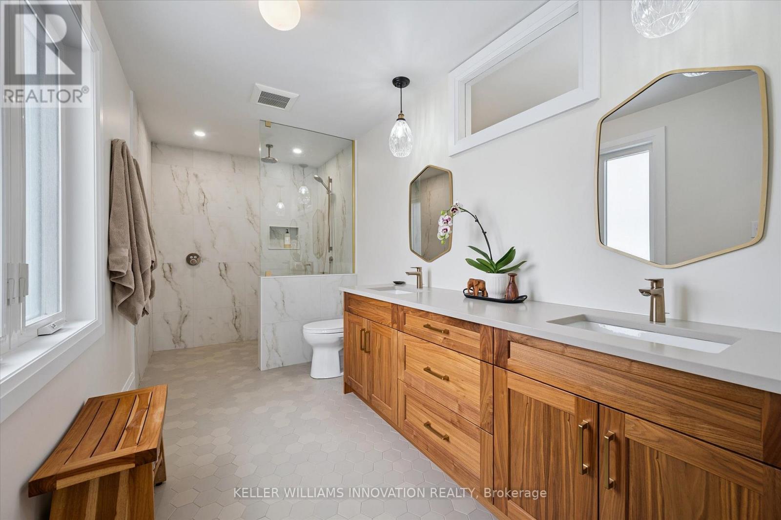 63 Menno Street, Waterloo, ON - Indoor Photo Showing Bathroom