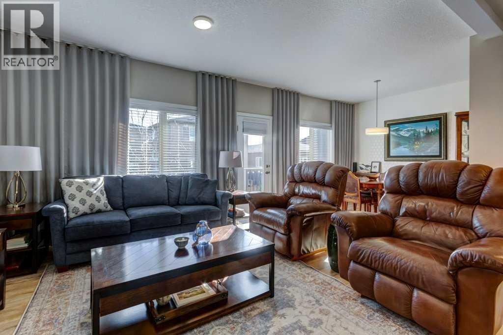 444 Legacy Point Se, Calgary, AB - Indoor Photo Showing Living Room