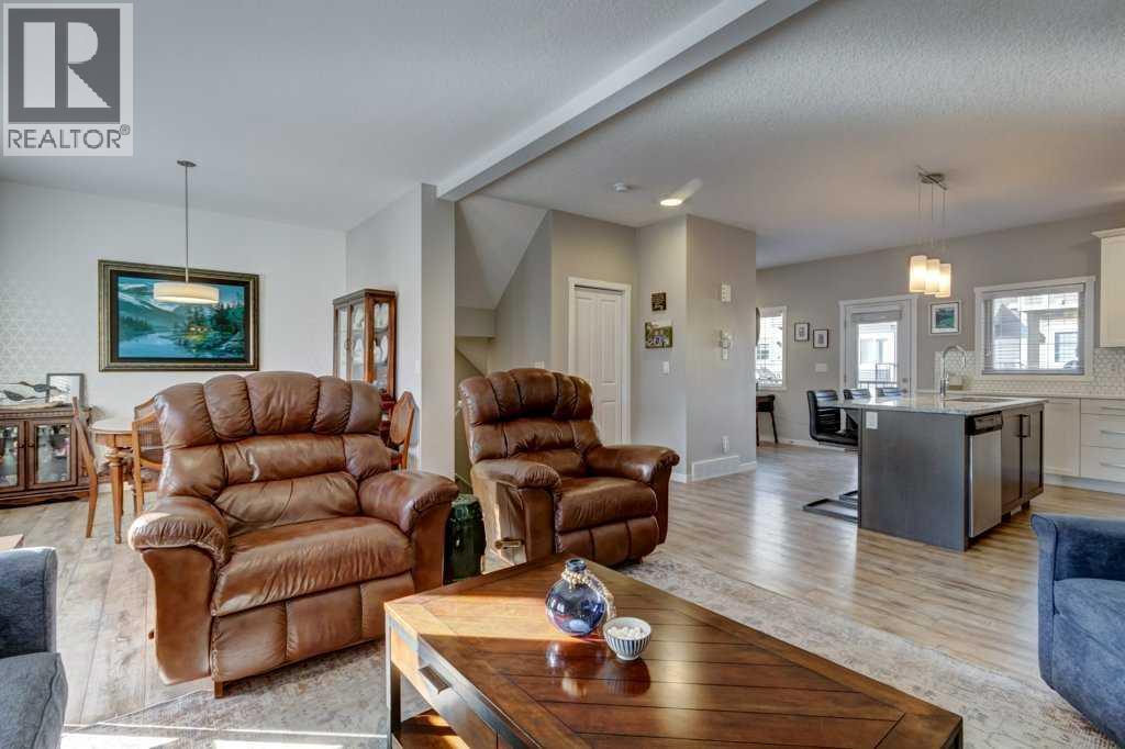 444 Legacy Point Se, Calgary, AB - Indoor Photo Showing Living Room
