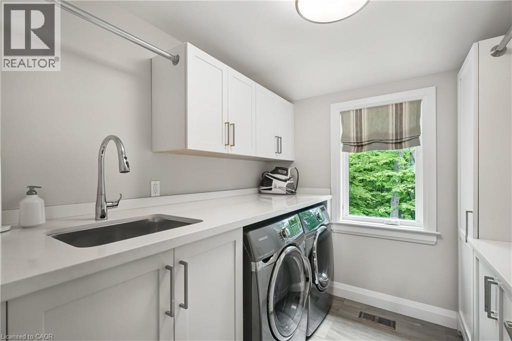 61 Oak Knoll Drive, Hamilton, ON - Indoor Photo Showing Laundry Room