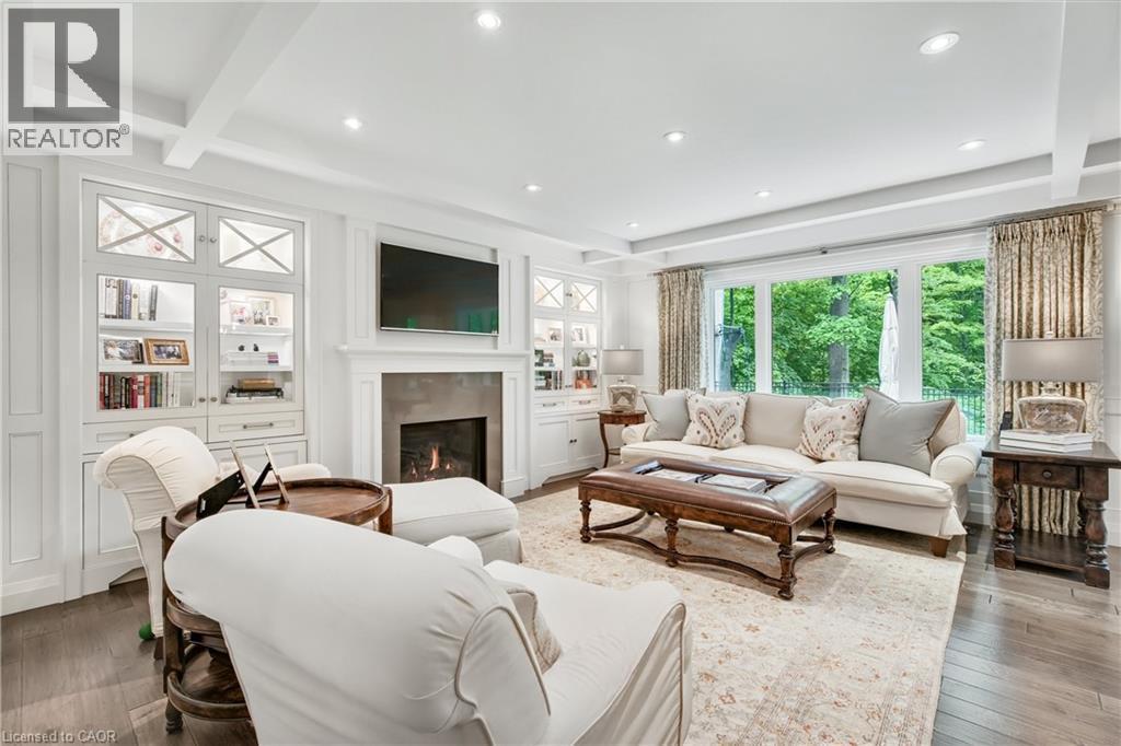 61 Oak Knoll Drive, Hamilton, ON - Indoor Photo Showing Living Room With Fireplace