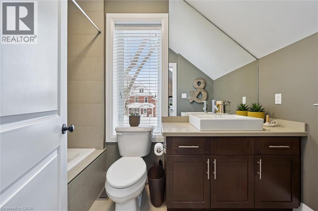 63 Menno Street, Waterloo, ON - Indoor Photo Showing Bathroom