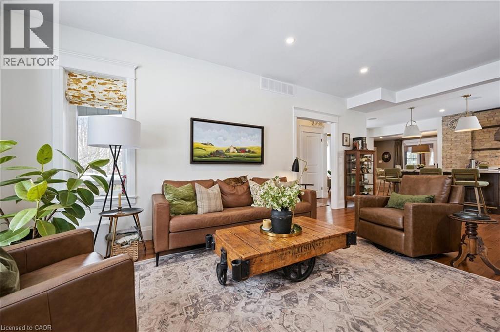 63 Menno Street, Waterloo, ON - Indoor Photo Showing Living Room